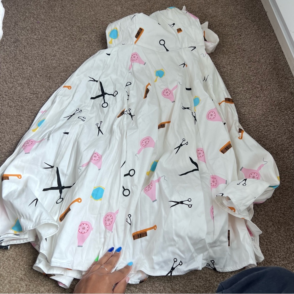 Hearts & Roses Dress - Picture 9 of 10